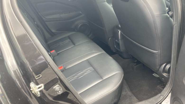 Nissan Juke 1.0 DiG-T 114 Tekna 5dr Petrol Hatchback